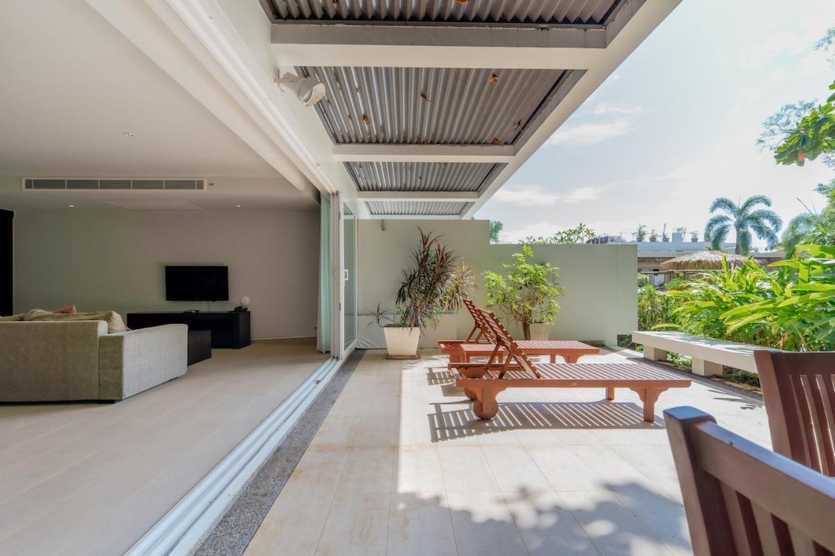 Poppy Beachfront Residence Rawai Habitación foto